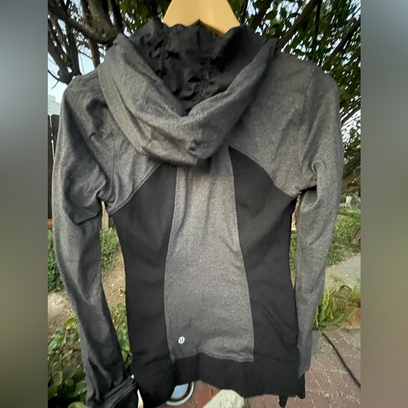 Lululemon Dance studio Jacket Perfect condition, reversible, only worn twice. - Picture 9 of 9